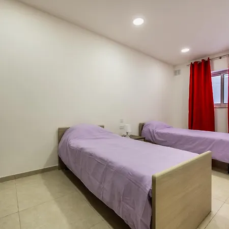 New 2 Bedroom Fl 7 Appartement *
