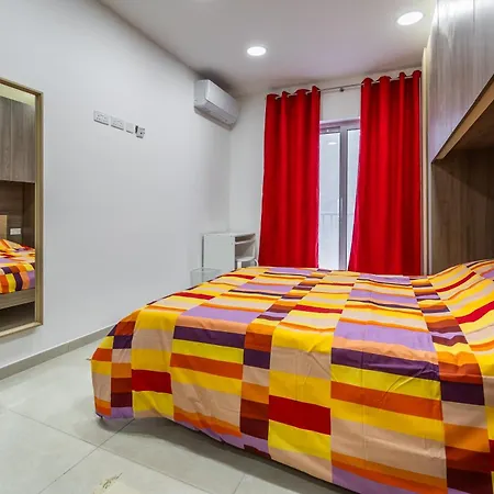New 2 Bedroom Fl 7 * マルサスカーラ